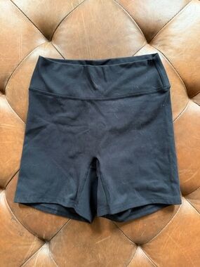 437 Black High-Rise Women’s Active Shorts